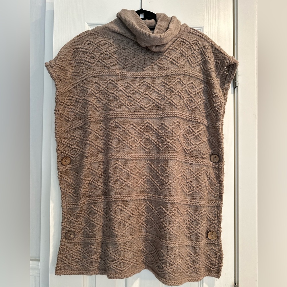 Soft Turtleneck sleeveless tunic